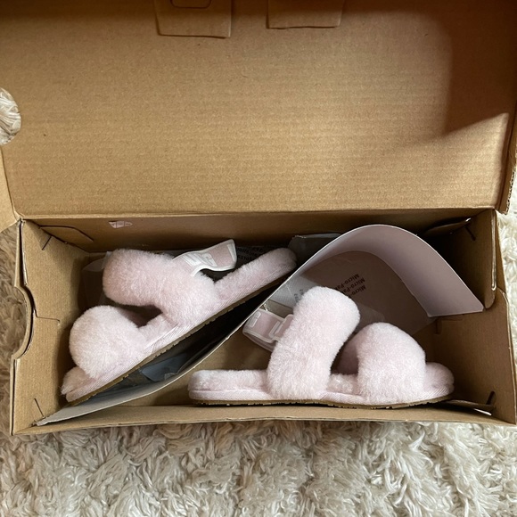 UGG Other - BRAND NEW Toddler UGG slippers